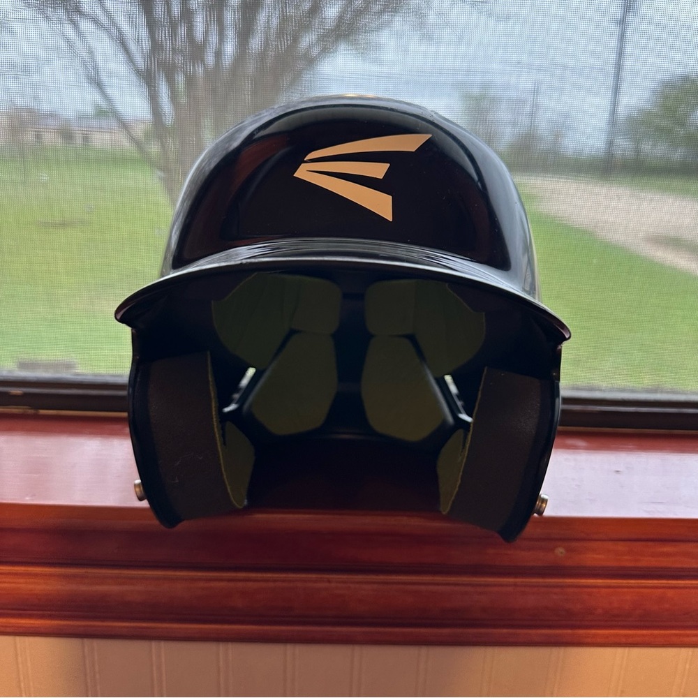 Easton cyclone helmet youth size 6 1/4-6 7/8